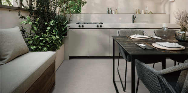 不怕刮、不怕熱、還能直接放食物？這種檯面材質你一定要知道